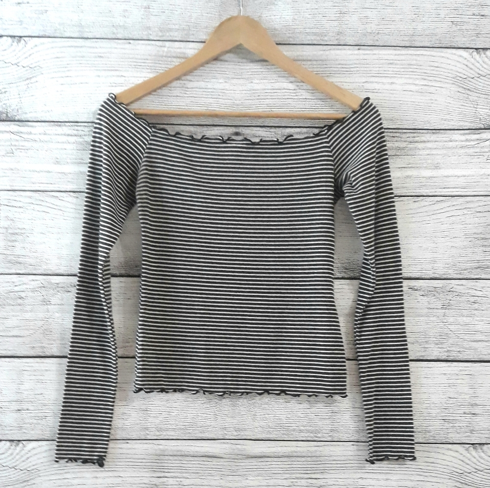 Hollister Women's Striped Top Size L